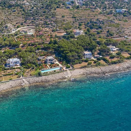 Tenuta Scialandre 10, Emma Villa