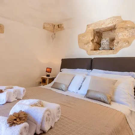 Tenuta Scialandre 10, Emma Villa Patu