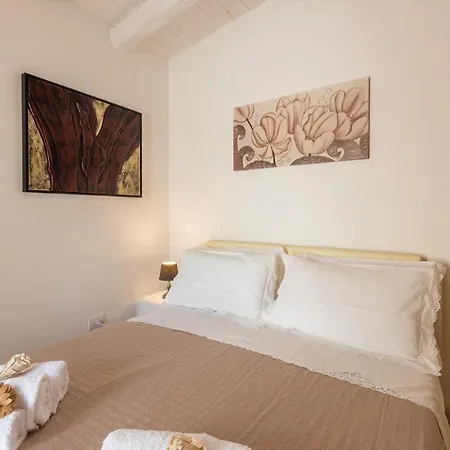 Tenuta Scialandre 10, Emma Villa