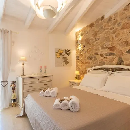 Tenuta Scialandre 10, Emma Villa Patu